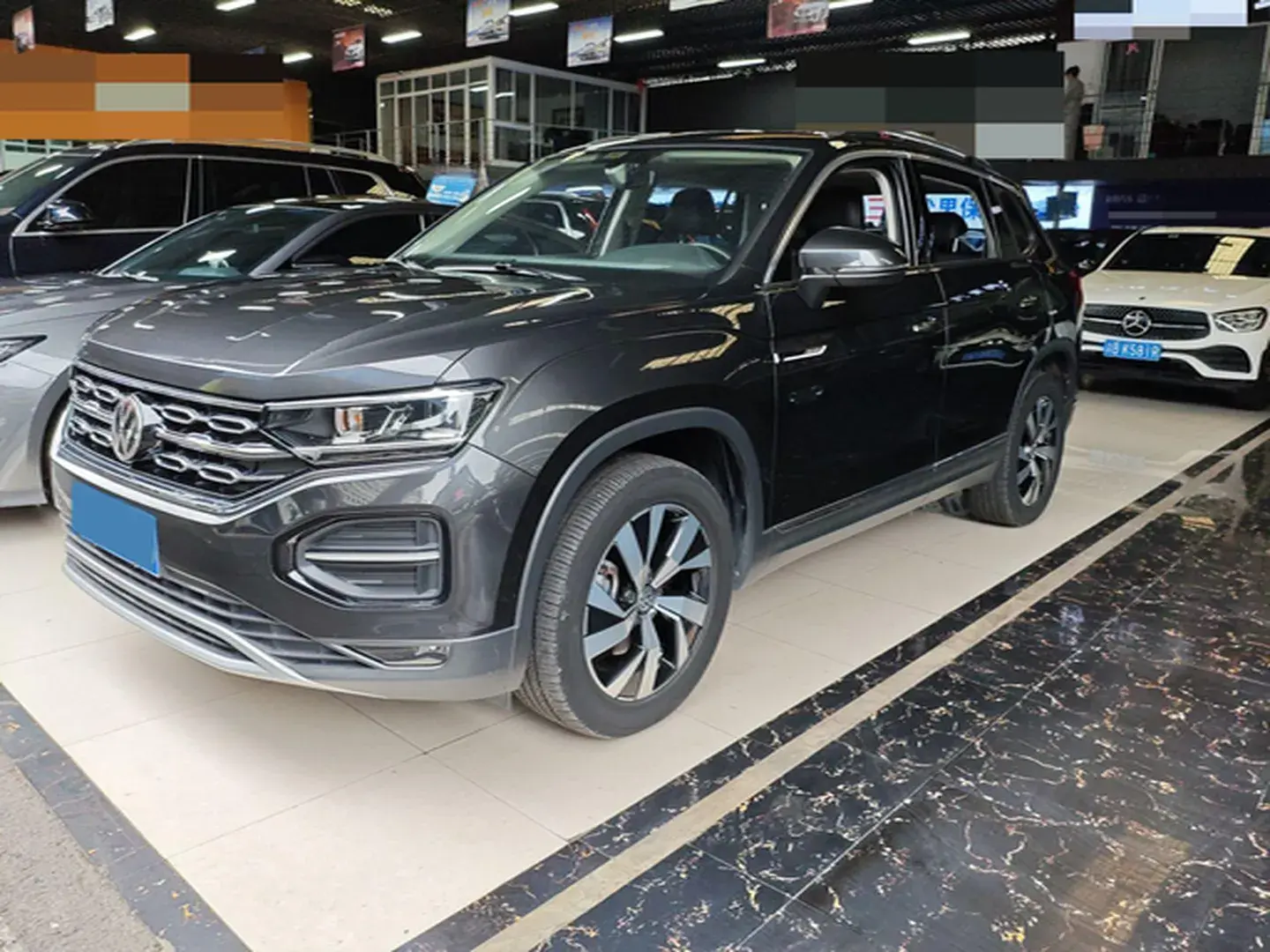 2020 VOLKSWAGEN TAYRON view 1