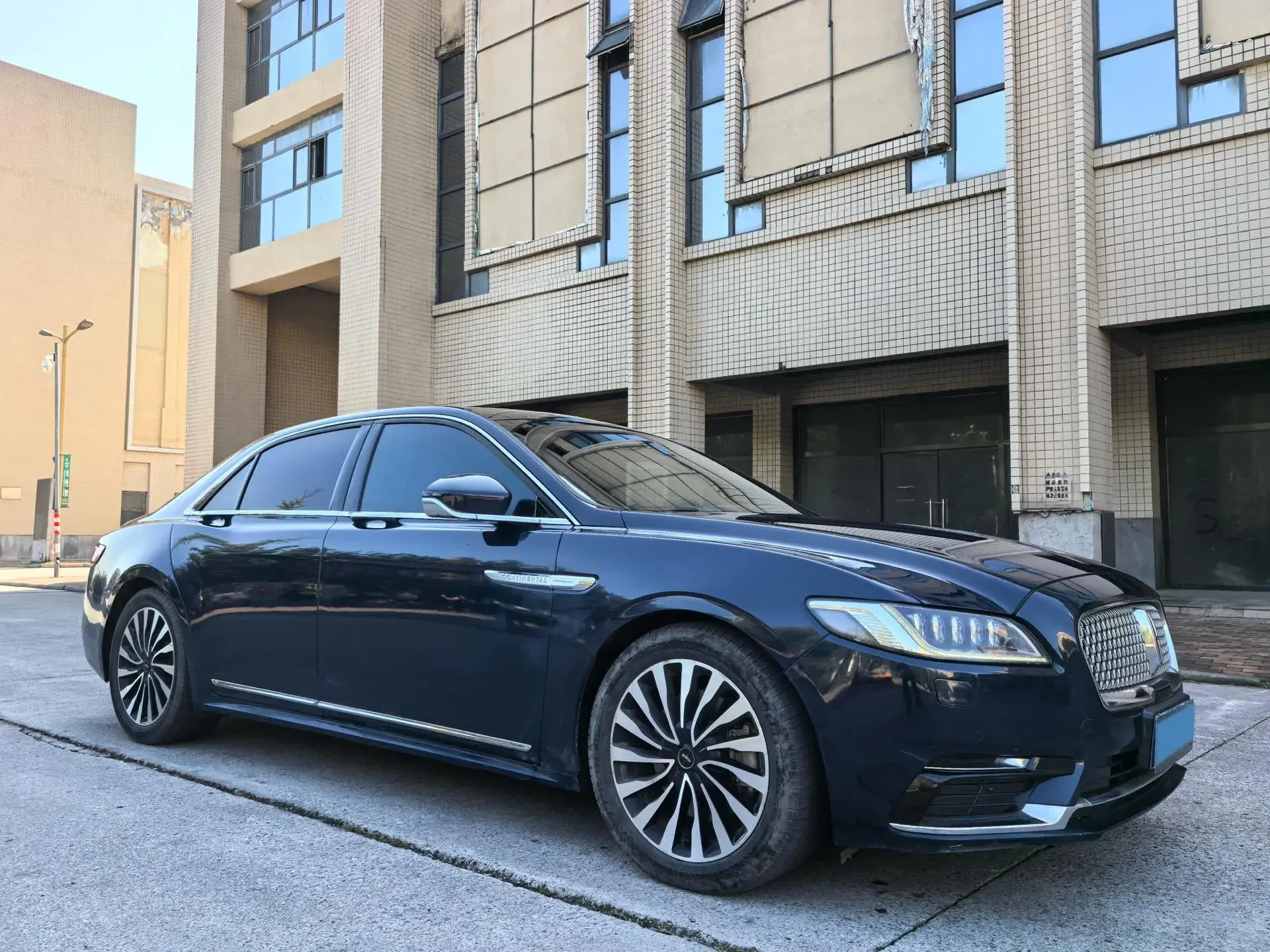2017 LINCOLN CONTINENTAL thumbnail 3