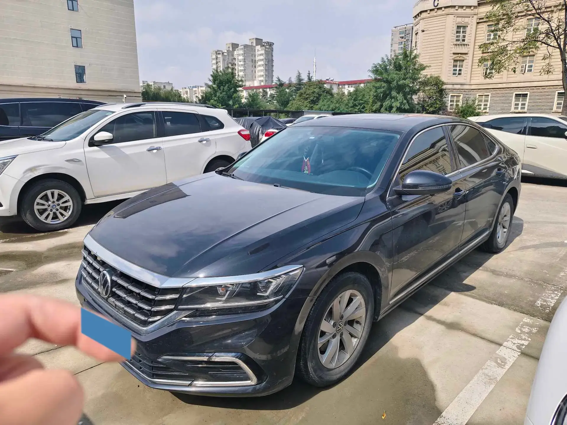 2021 VOLKSWAGEN PASSAT view 1