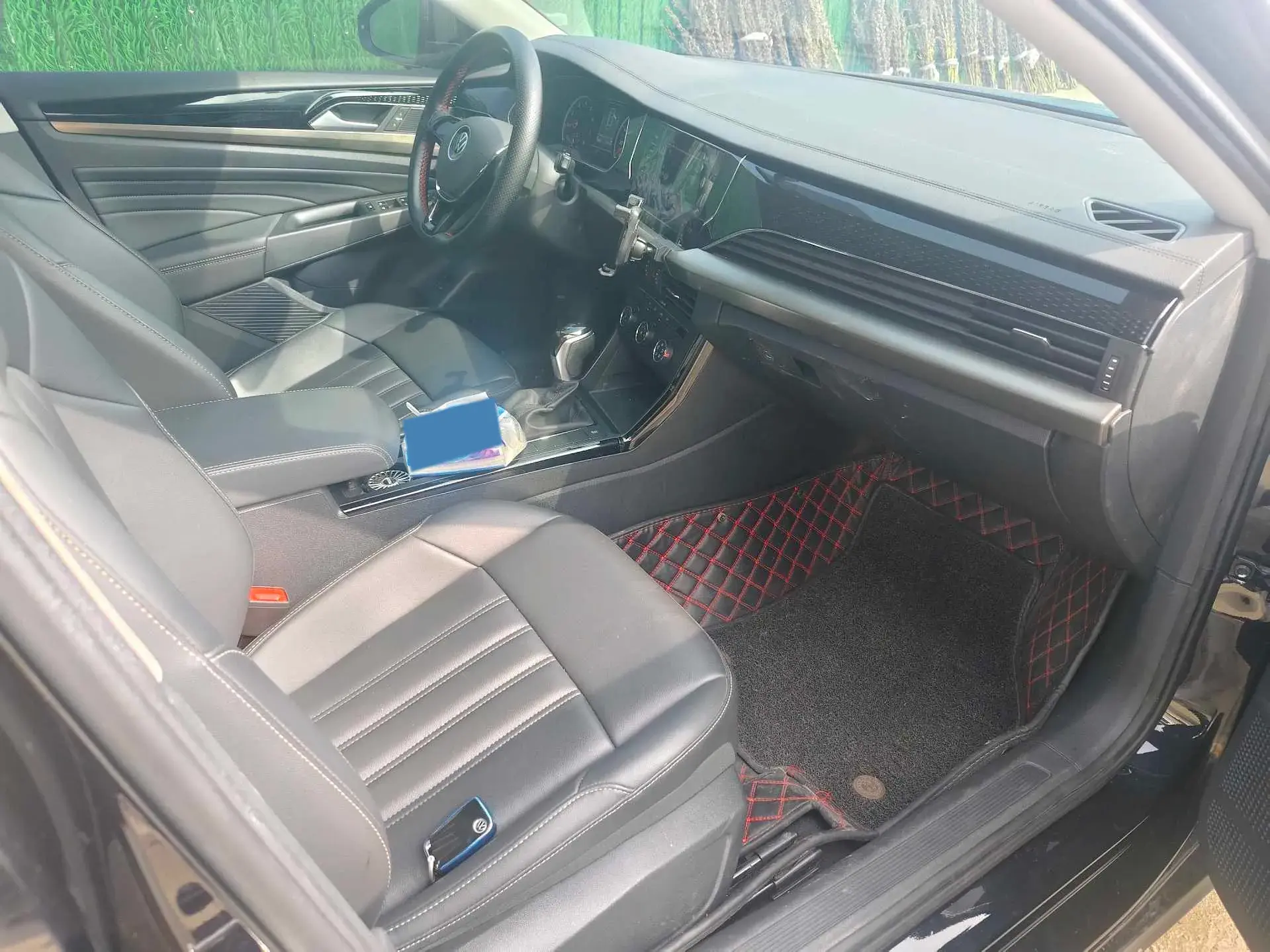 2021 VOLKSWAGEN PASSAT thumbnail 4