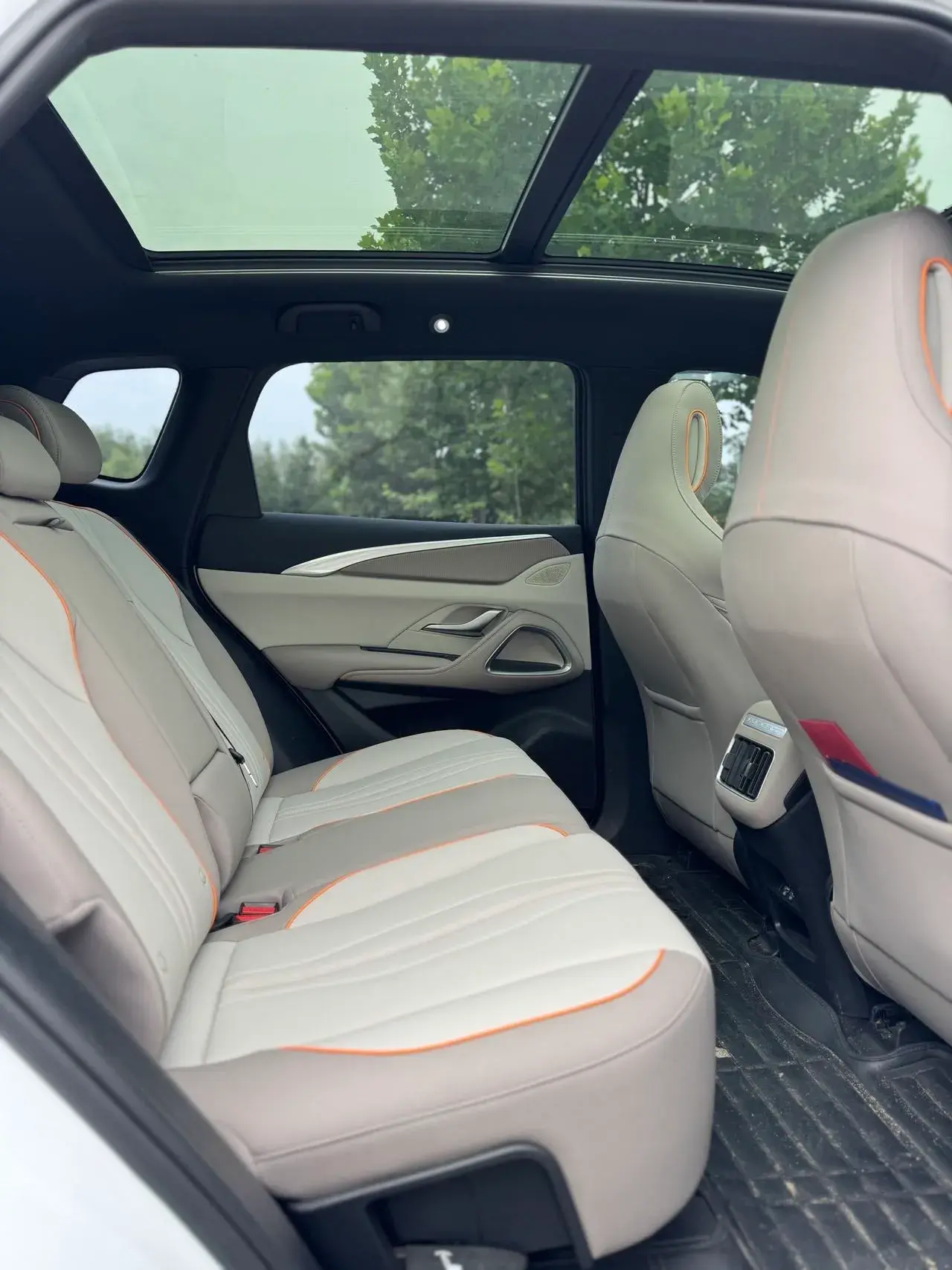 2023 BYD SONG thumbnail 3