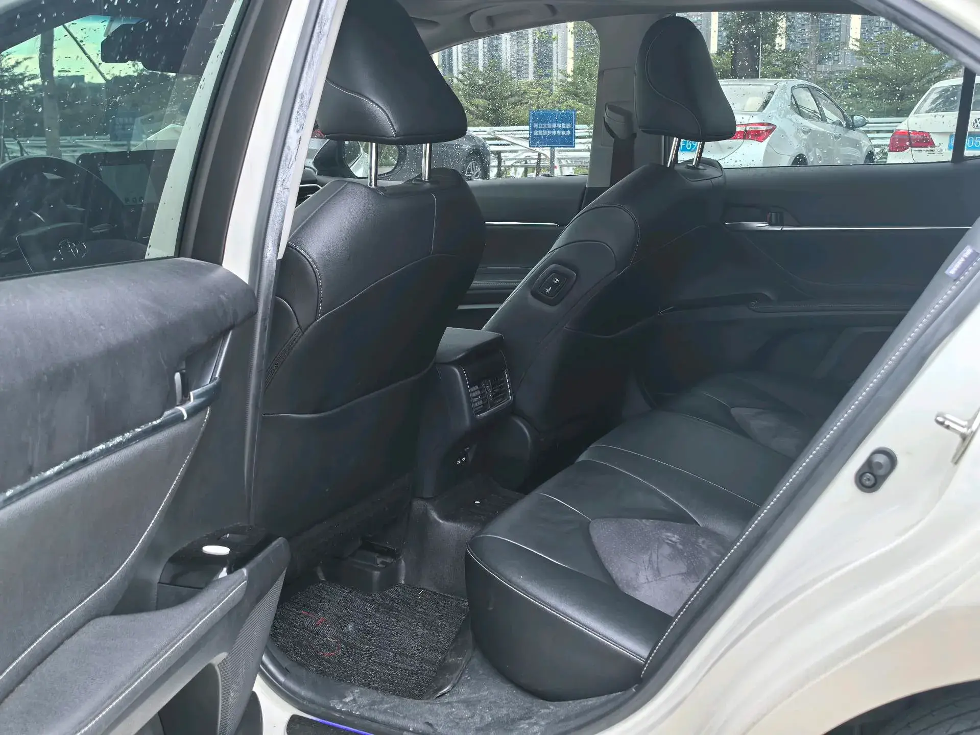 2021 TOYOTA CAMRY thumbnail 4