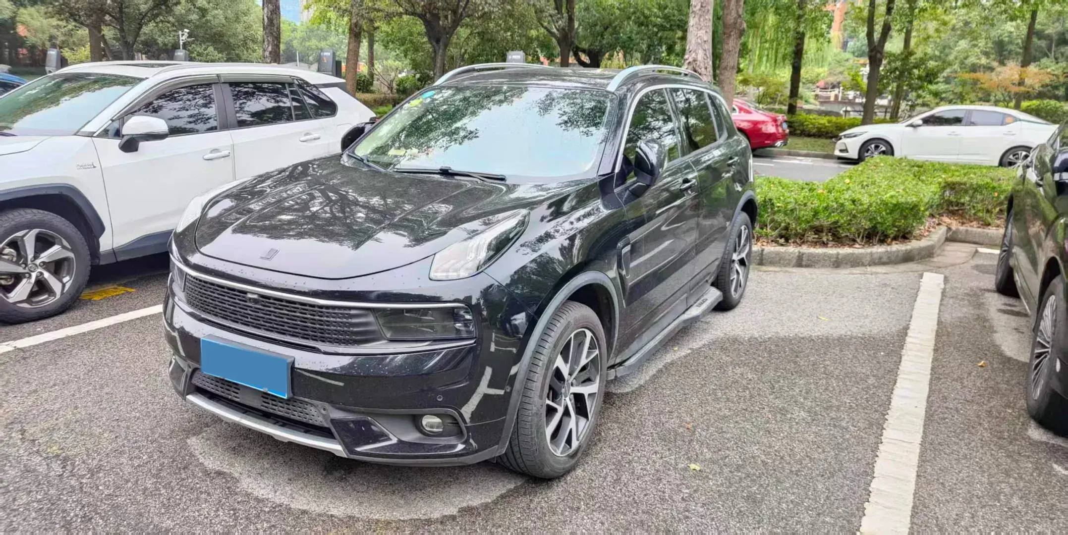 2017 LYNK&CO 01 view 1