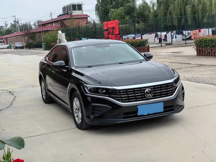 2024 VOLKSWAGEN PASSAT thumbnail 3