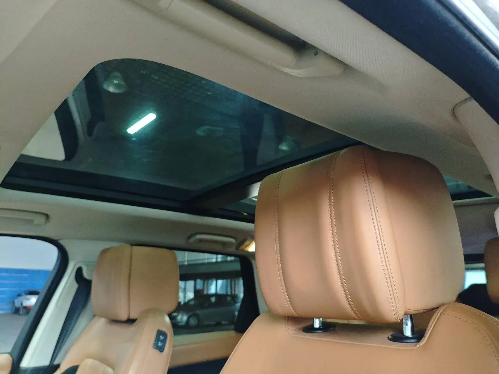 2018 LAND ROVER thumbnail 4