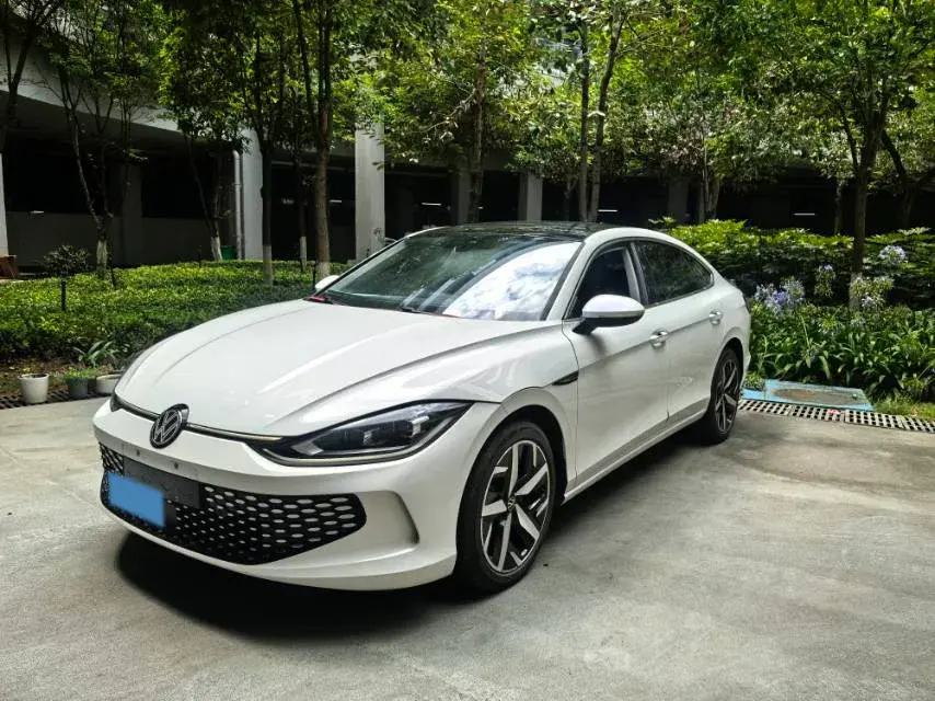 2024 VOLKSWAGEN LAMANDO view 1