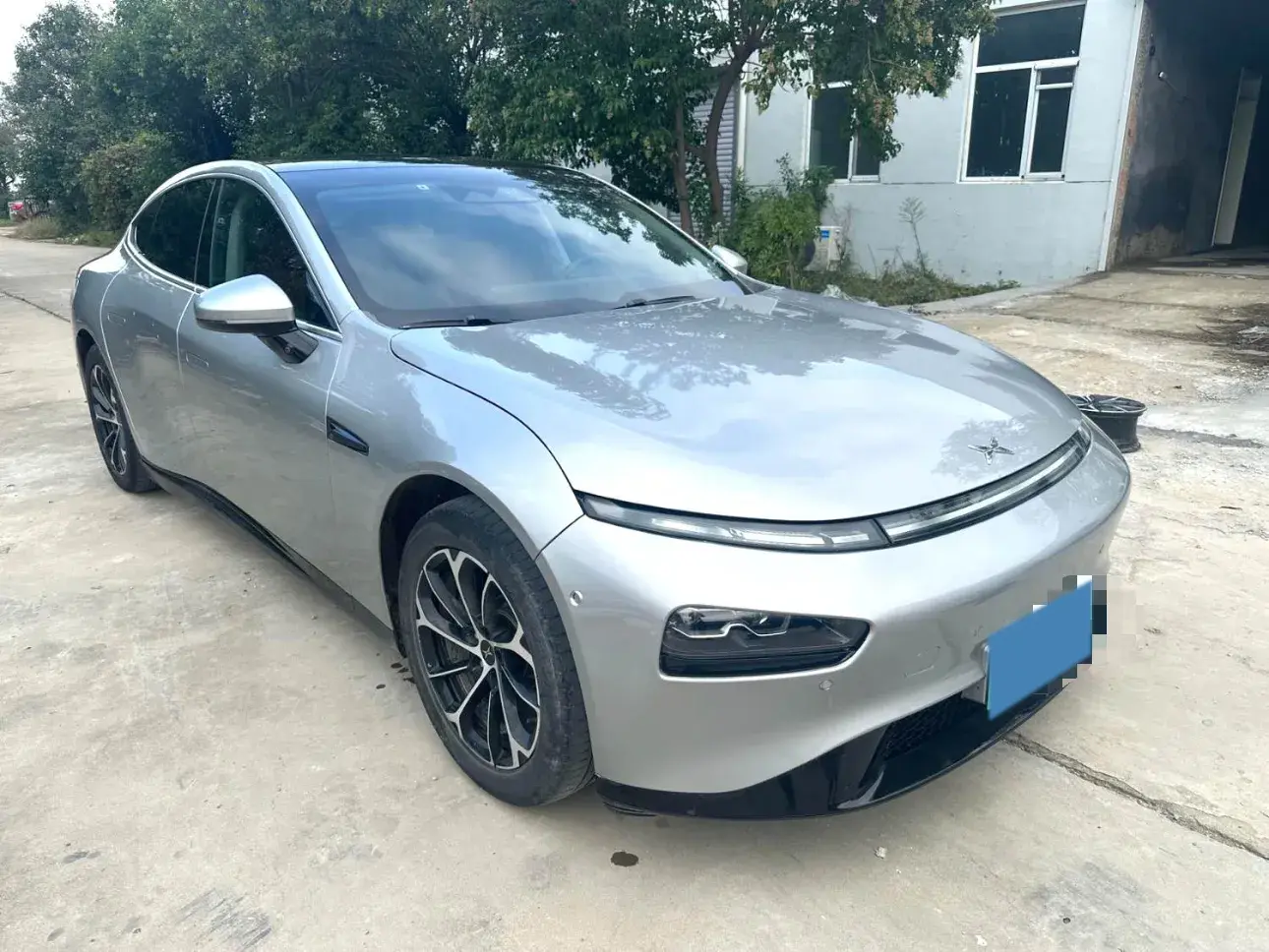 2022 XPENG P7 thumbnail 3