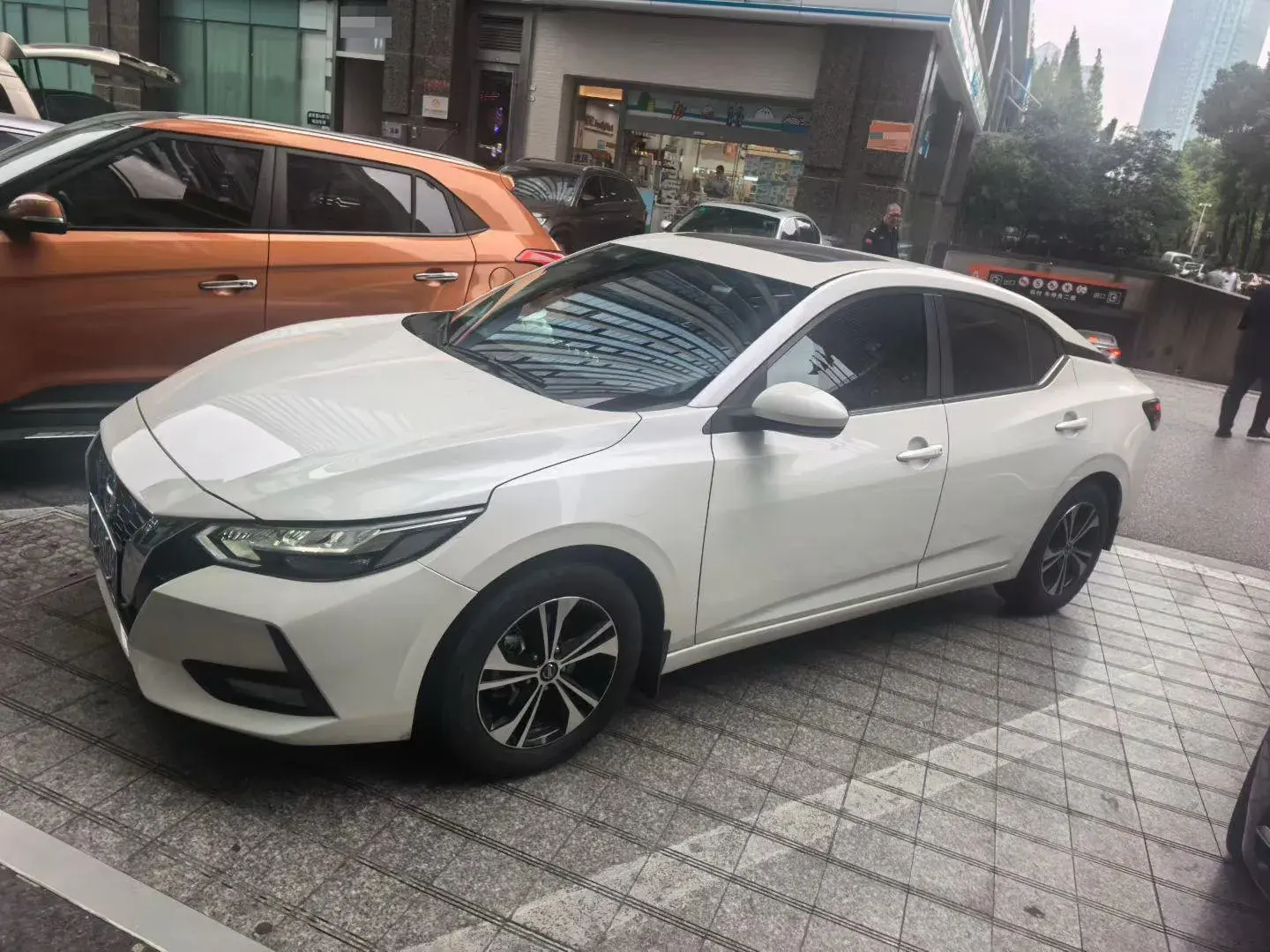 2021 NISSAN SYLPHY view 1