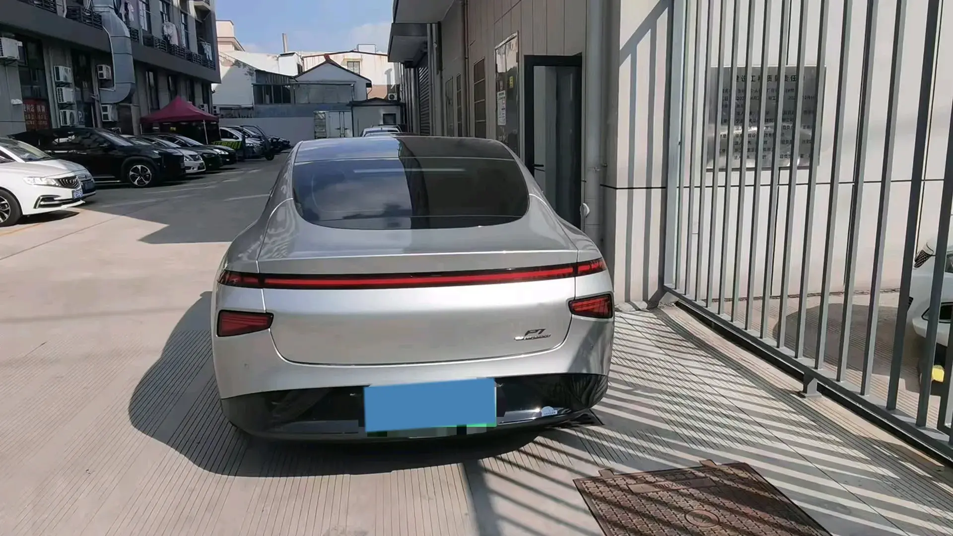 2020 XPENG P7 thumbnail 4