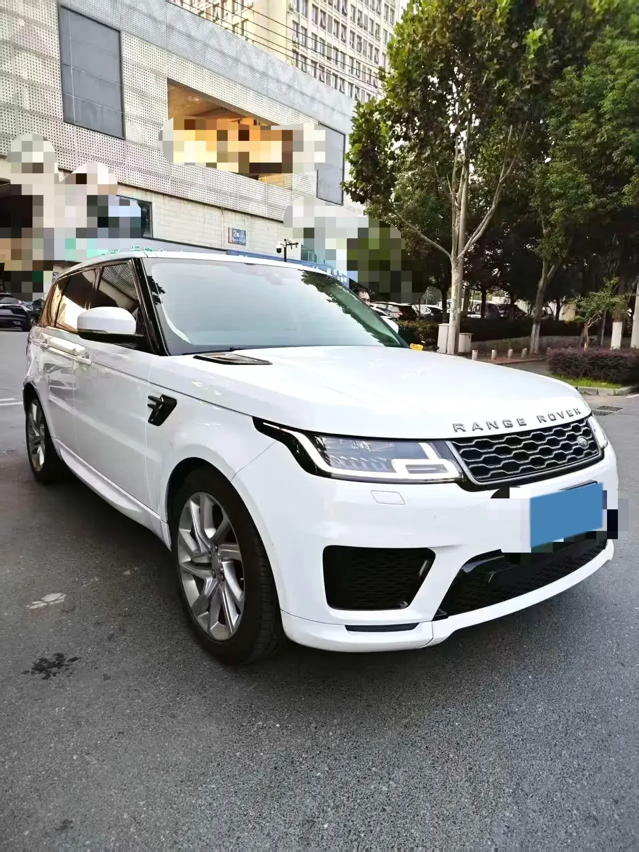 2018 LAND ROVER thumbnail 3