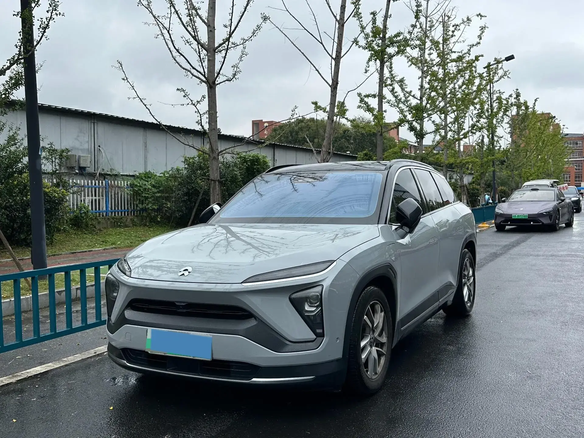 2022 NIO ES6 view 1