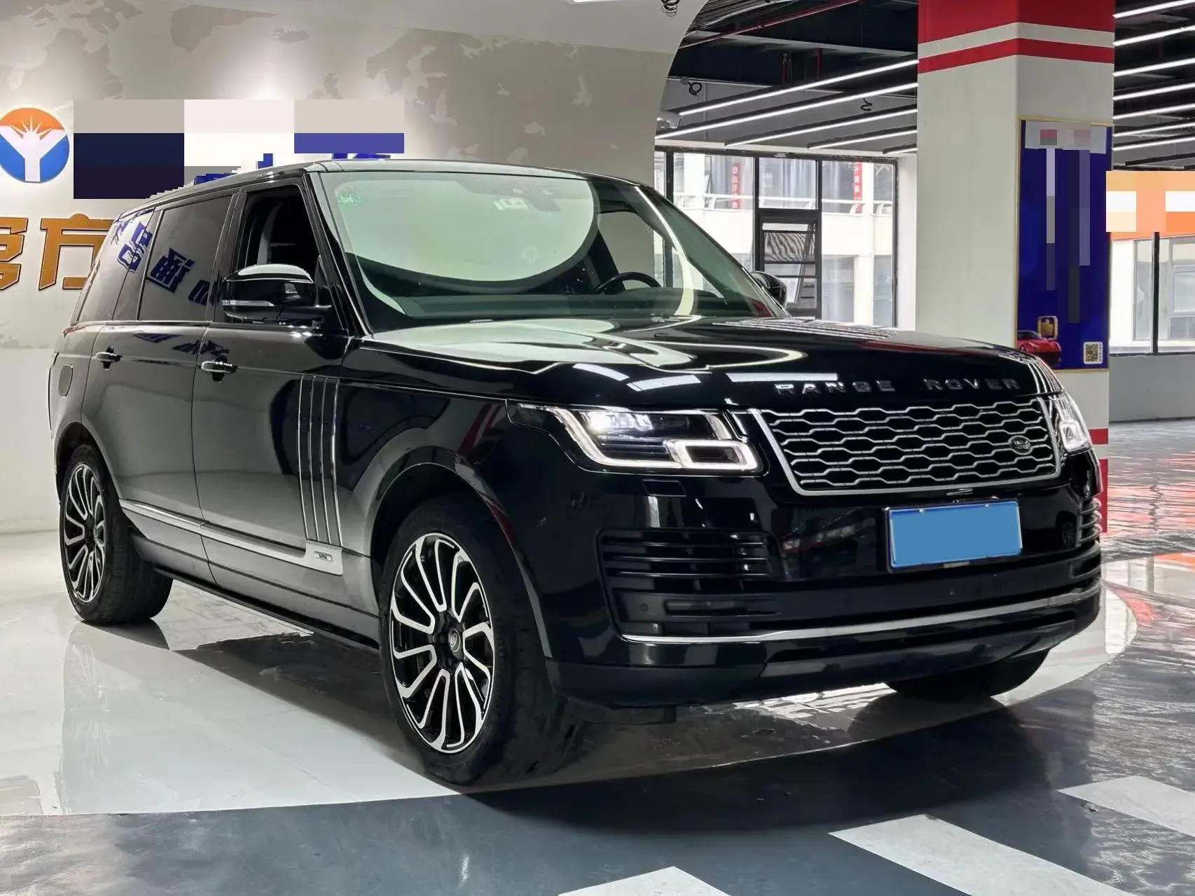 2019 LAND ROVER thumbnail 3