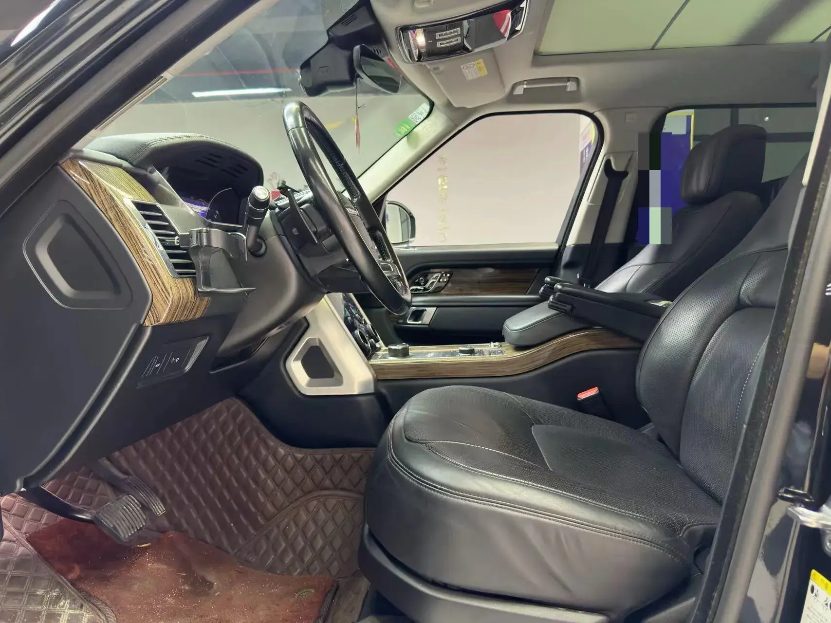 2019 LAND ROVER thumbnail 4