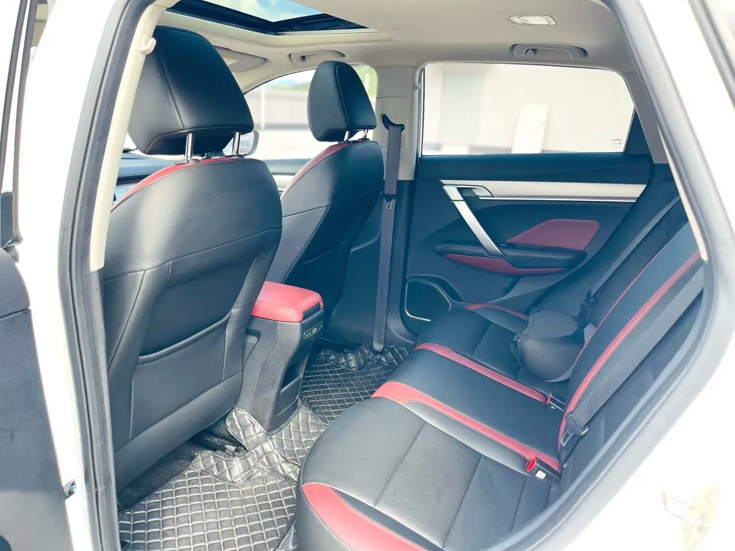 2021 GEELY COOLRAY thumbnail 4