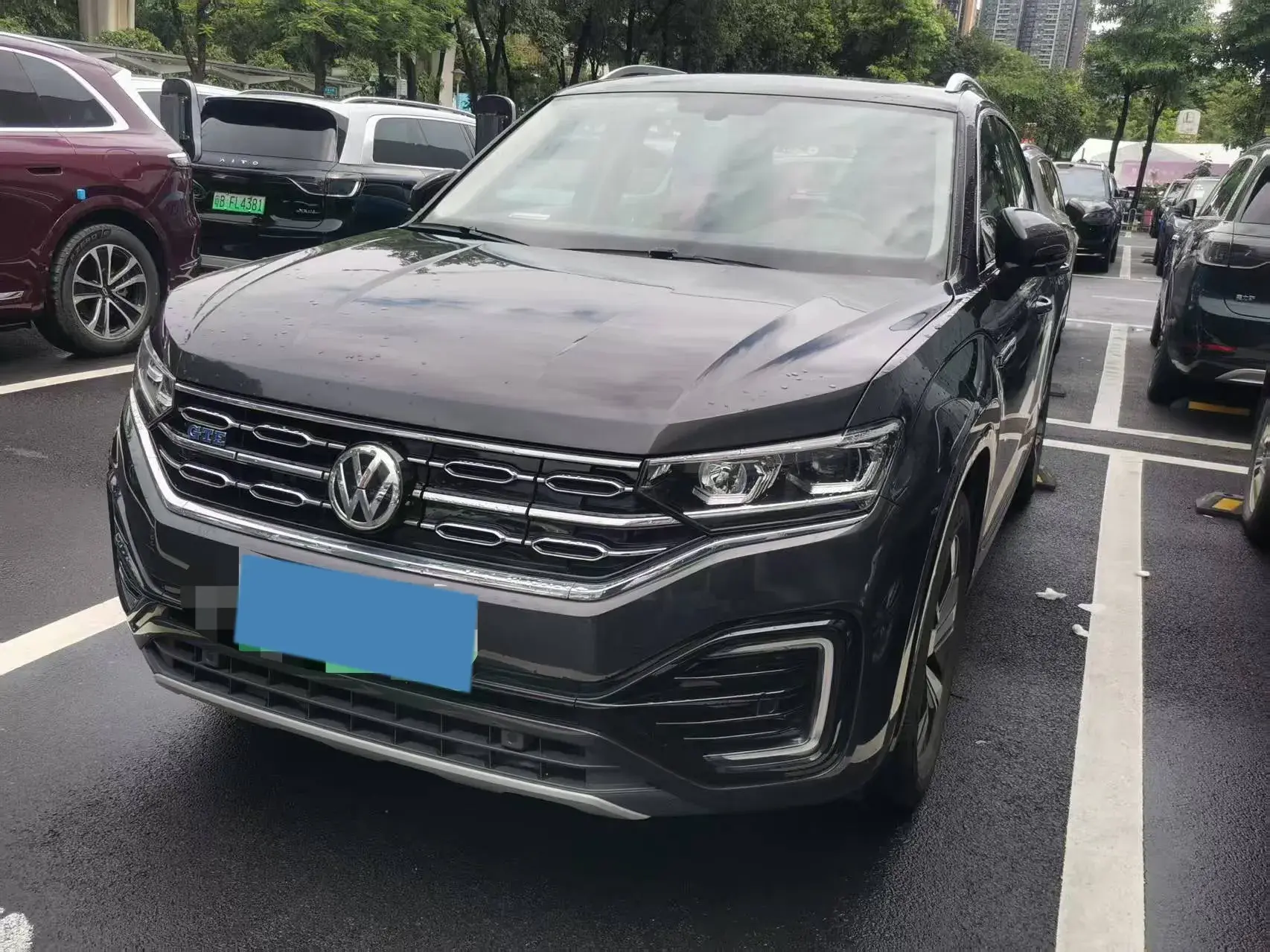 2020 VOLKSWAGEN TAYRON view 1