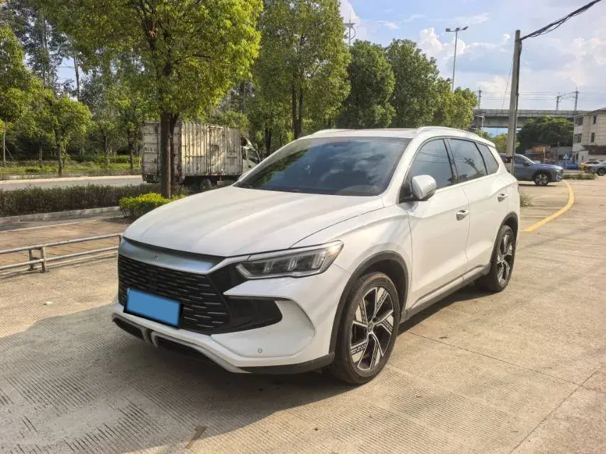 2023 BYD SONG view 1