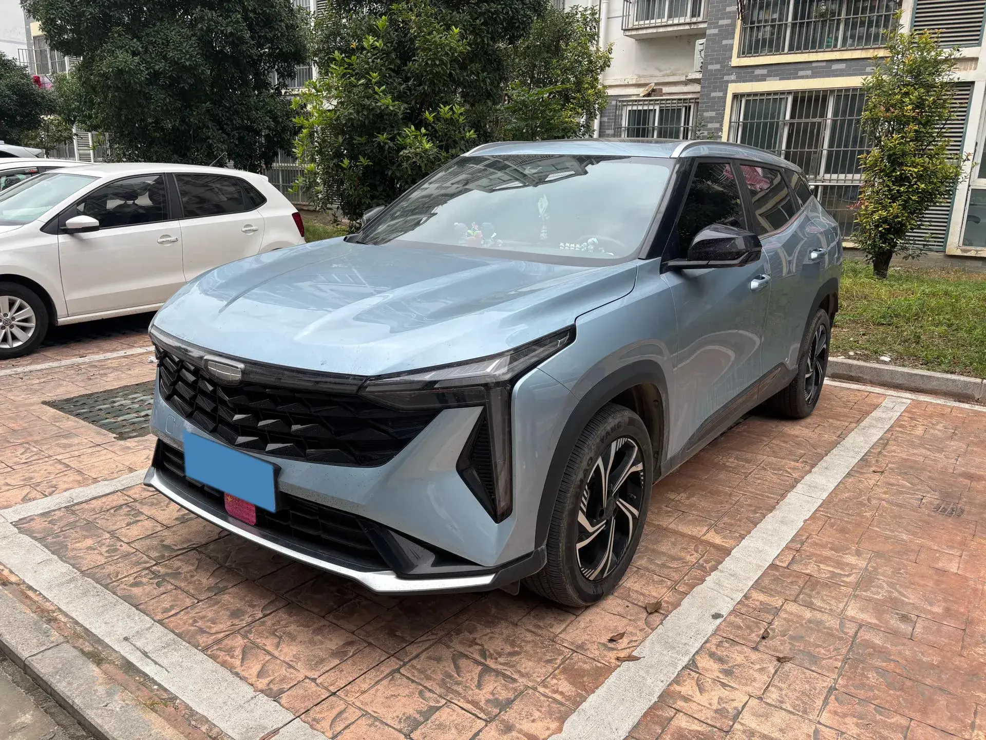 2023 GEELY AZKARRA view 1