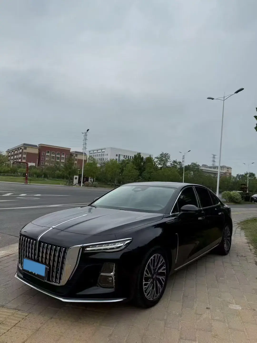 2024 HONGQI H5 view 1