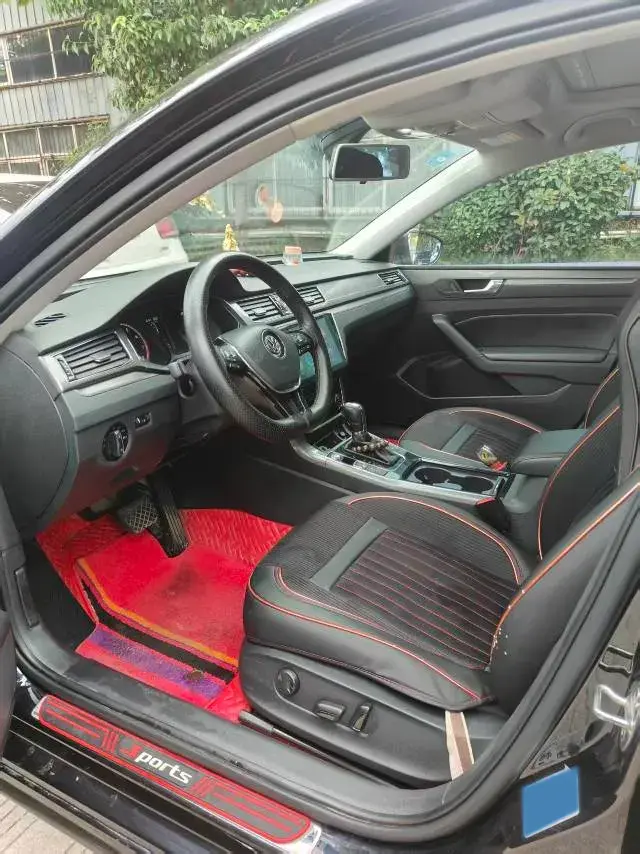 2017 VOLKSWAGEN PASSAT thumbnail 3