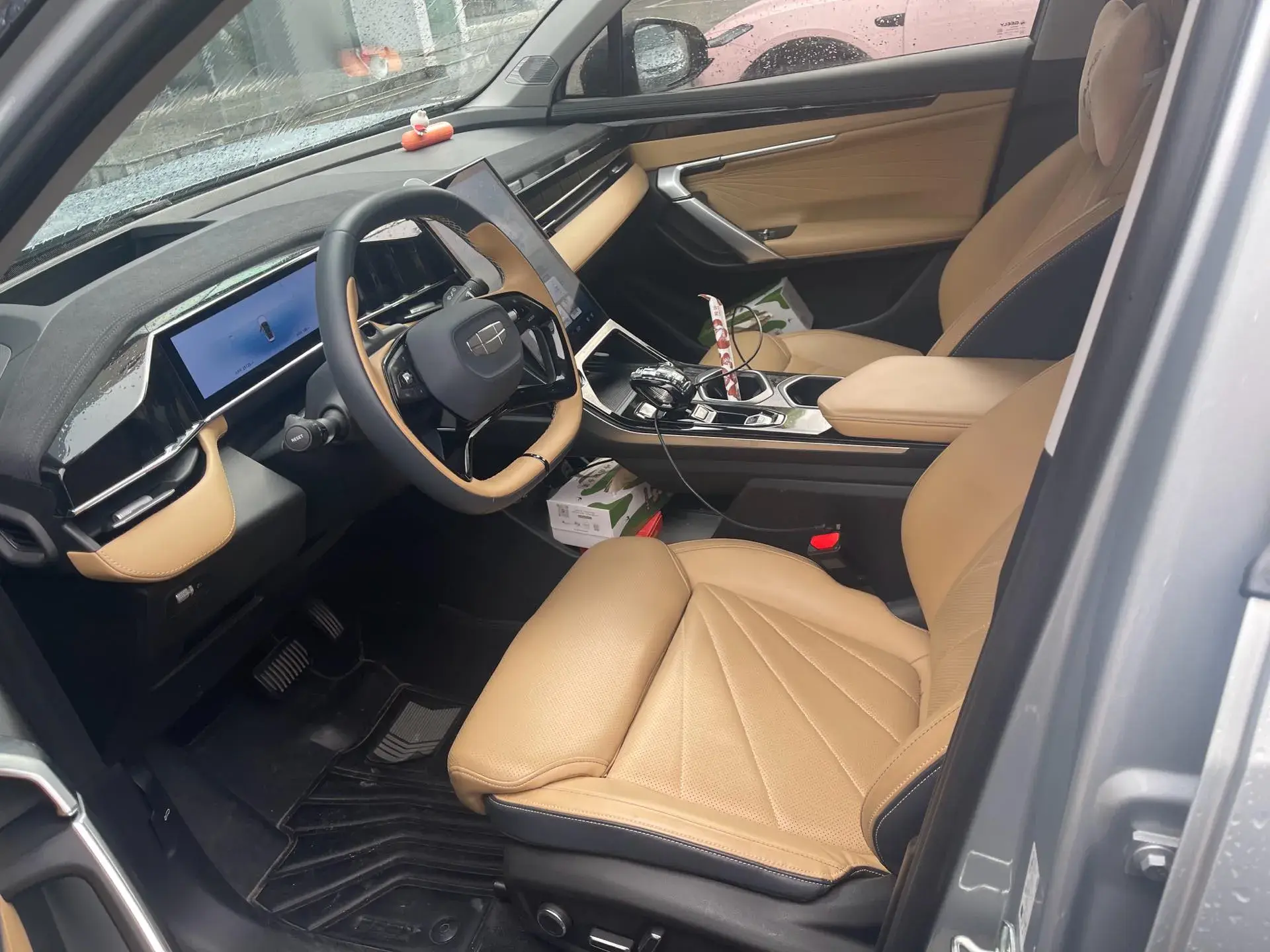 2023 GEELY STARRAY thumbnail 3