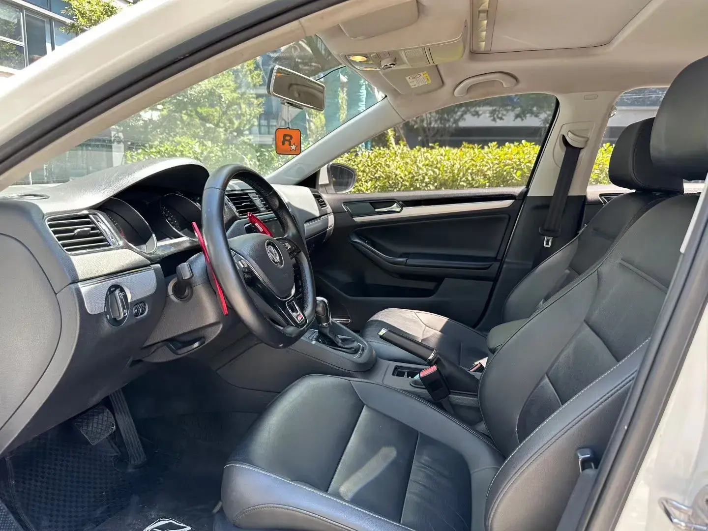 2018 VOLKSWAGEN SAGITAR thumbnail 4