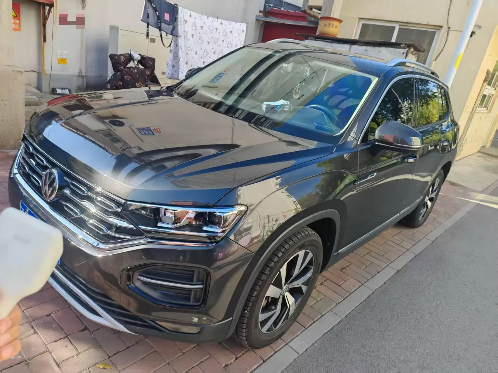 2020 VOLKSWAGEN TAYRON view 1