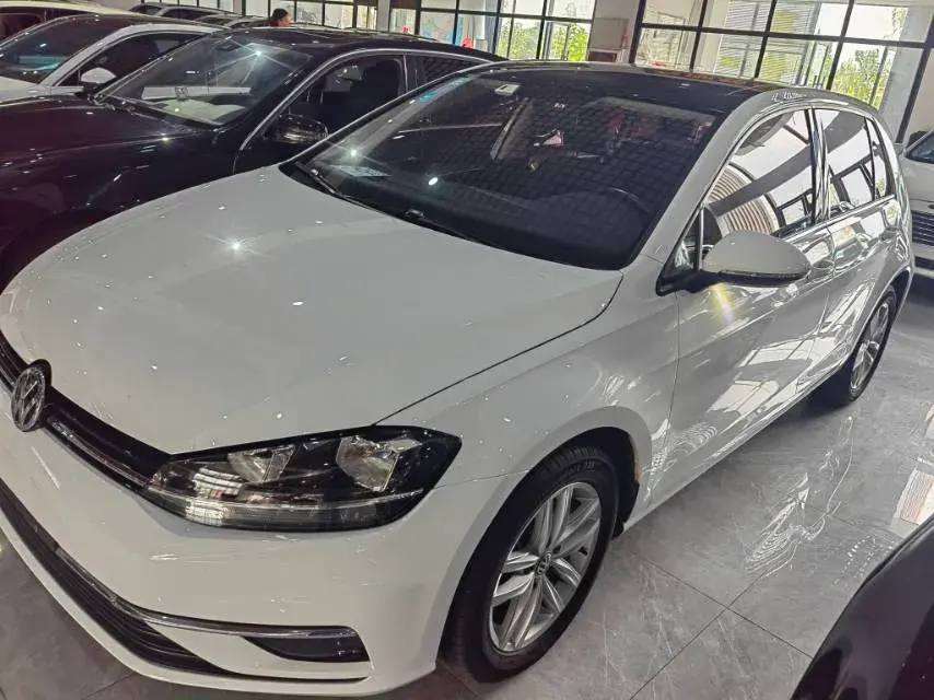 2018 VOLKSWAGEN GOLF view 1