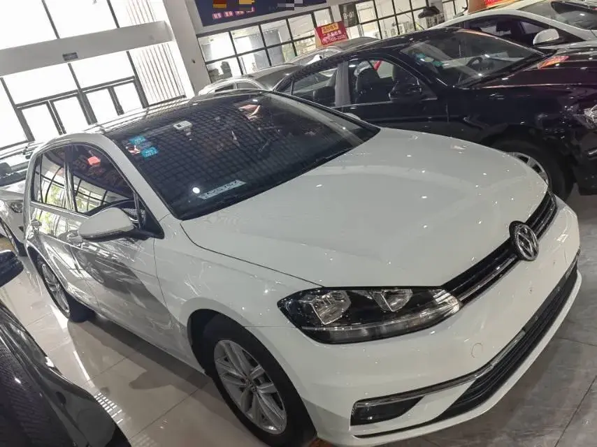 2018 VOLKSWAGEN GOLF thumbnail 3