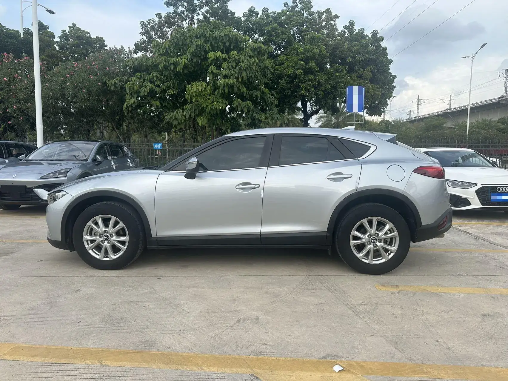 2018 MAZDA CX-4 thumbnail 3