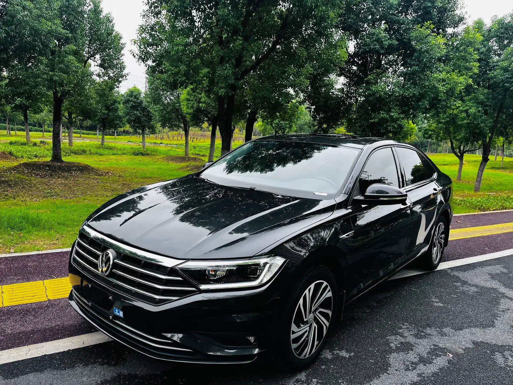 2021 VOLKSWAGEN SAGITAR view 1