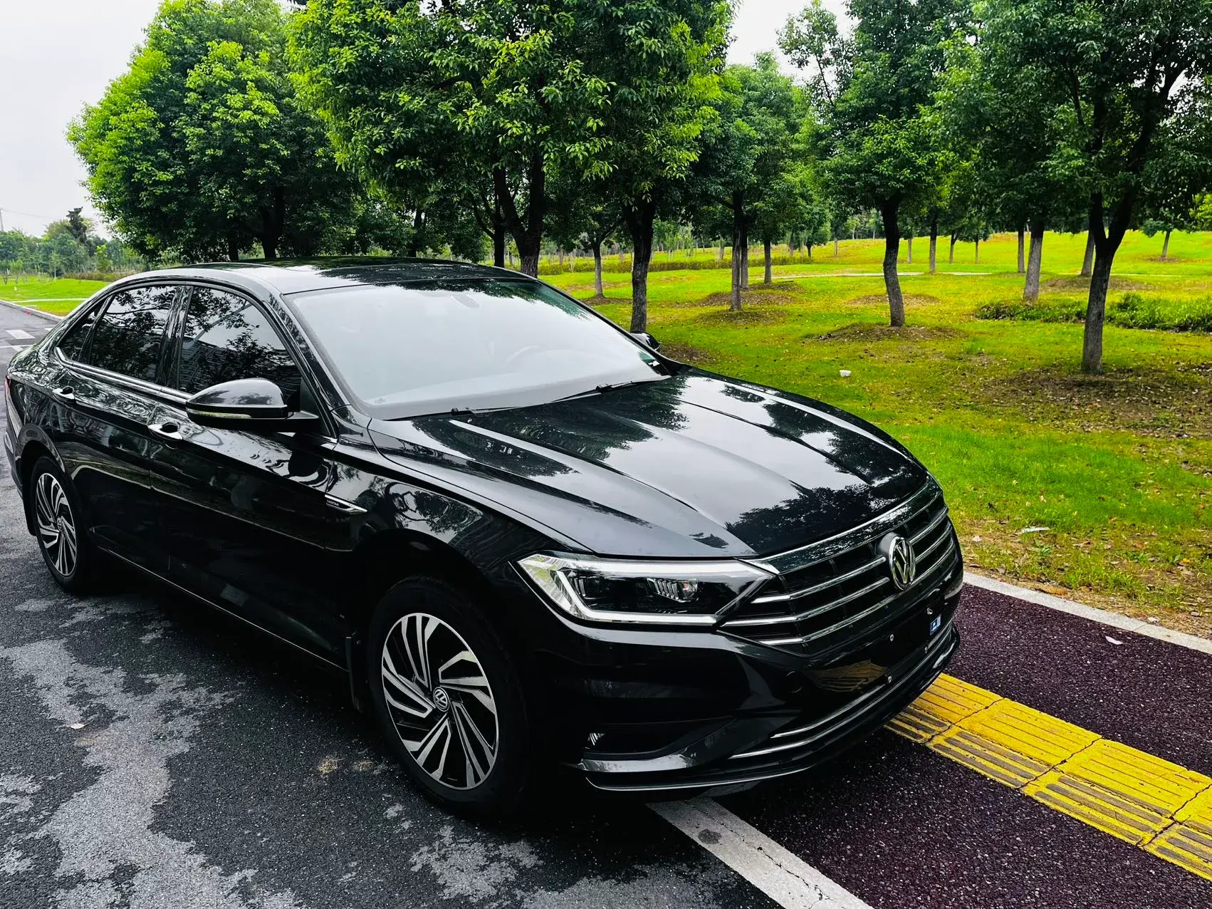 2021 VOLKSWAGEN SAGITAR thumbnail 3