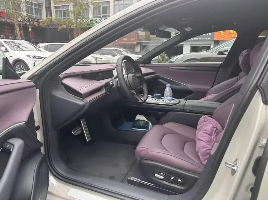 2024 MI SU7 thumbnail 3