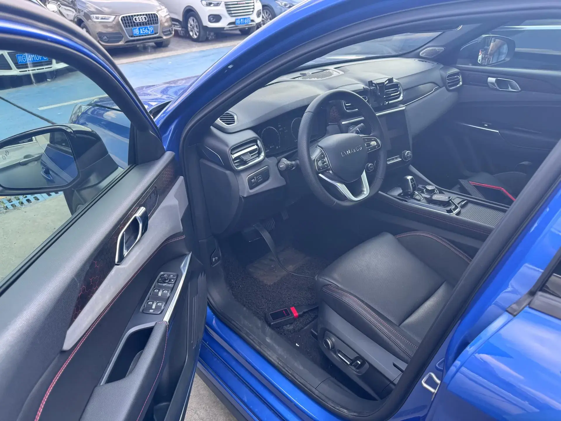 2019 LYNK&CO 03 thumbnail 3