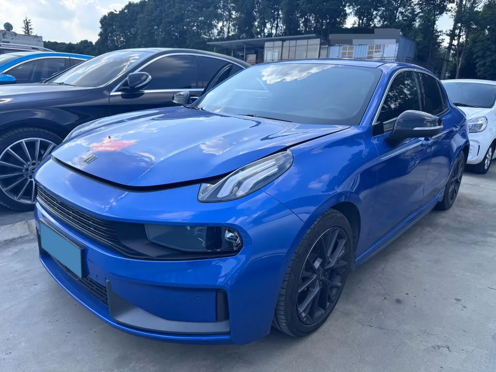 2019 LYNK&CO 03 view 1