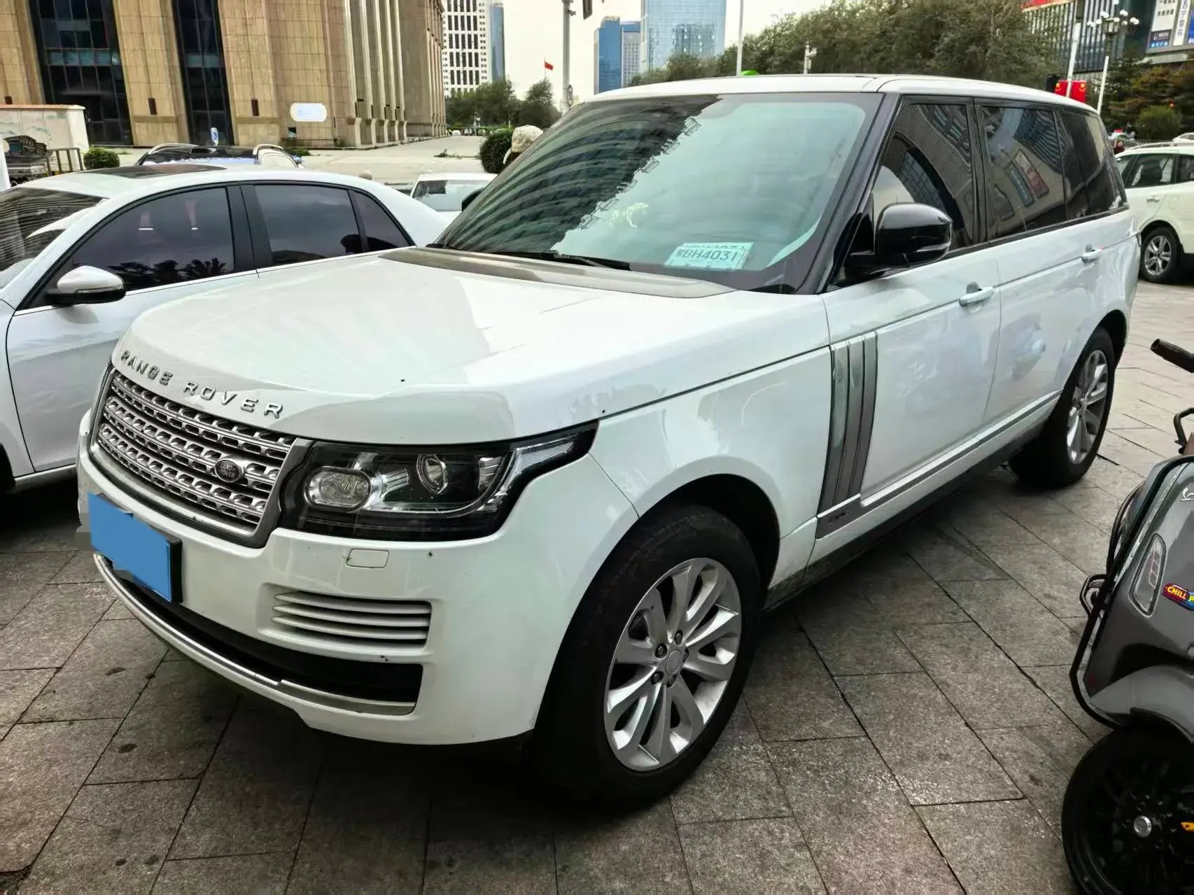 2017 LAND ROVER view 1