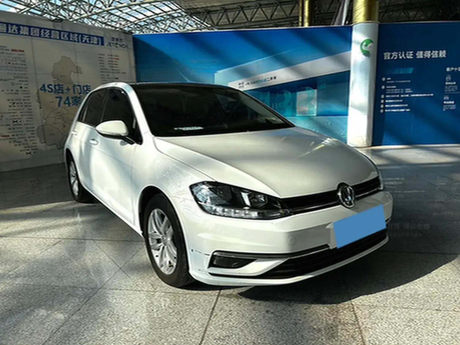 2019 VOLKSWAGEN GOLF thumbnail 3