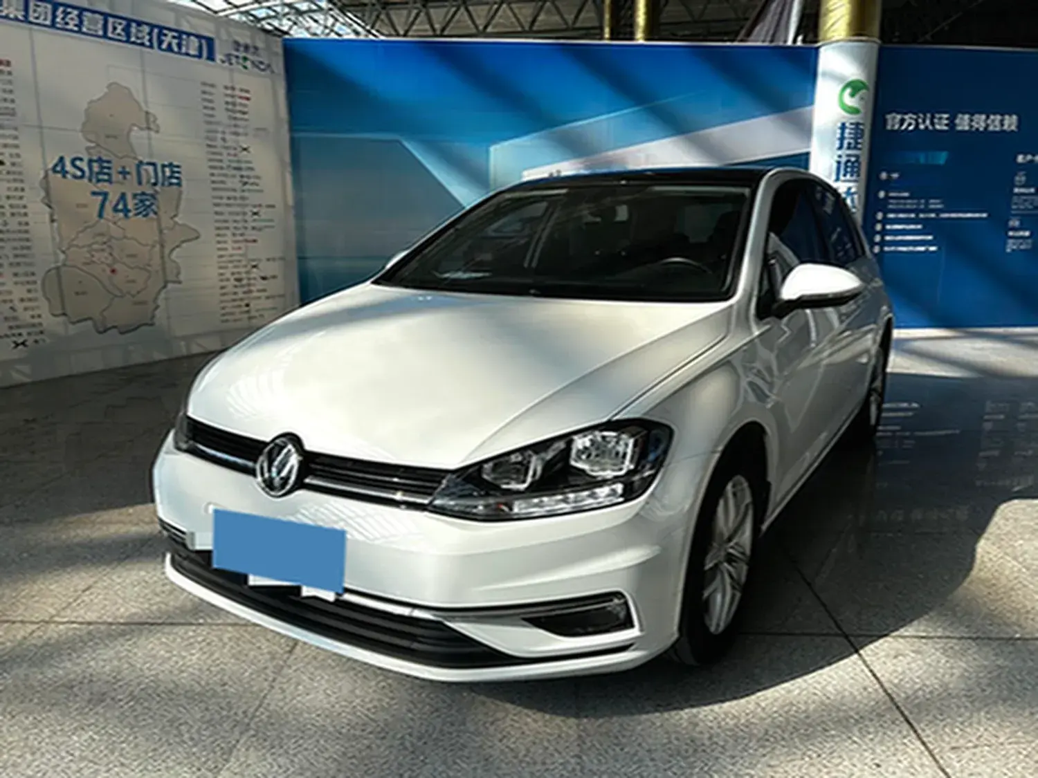 2019 VOLKSWAGEN GOLF view 1
