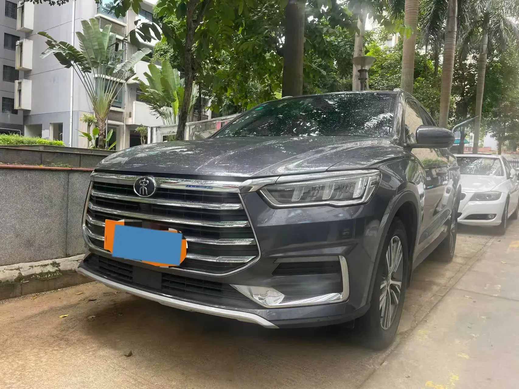 2019 BYD SONG view 1