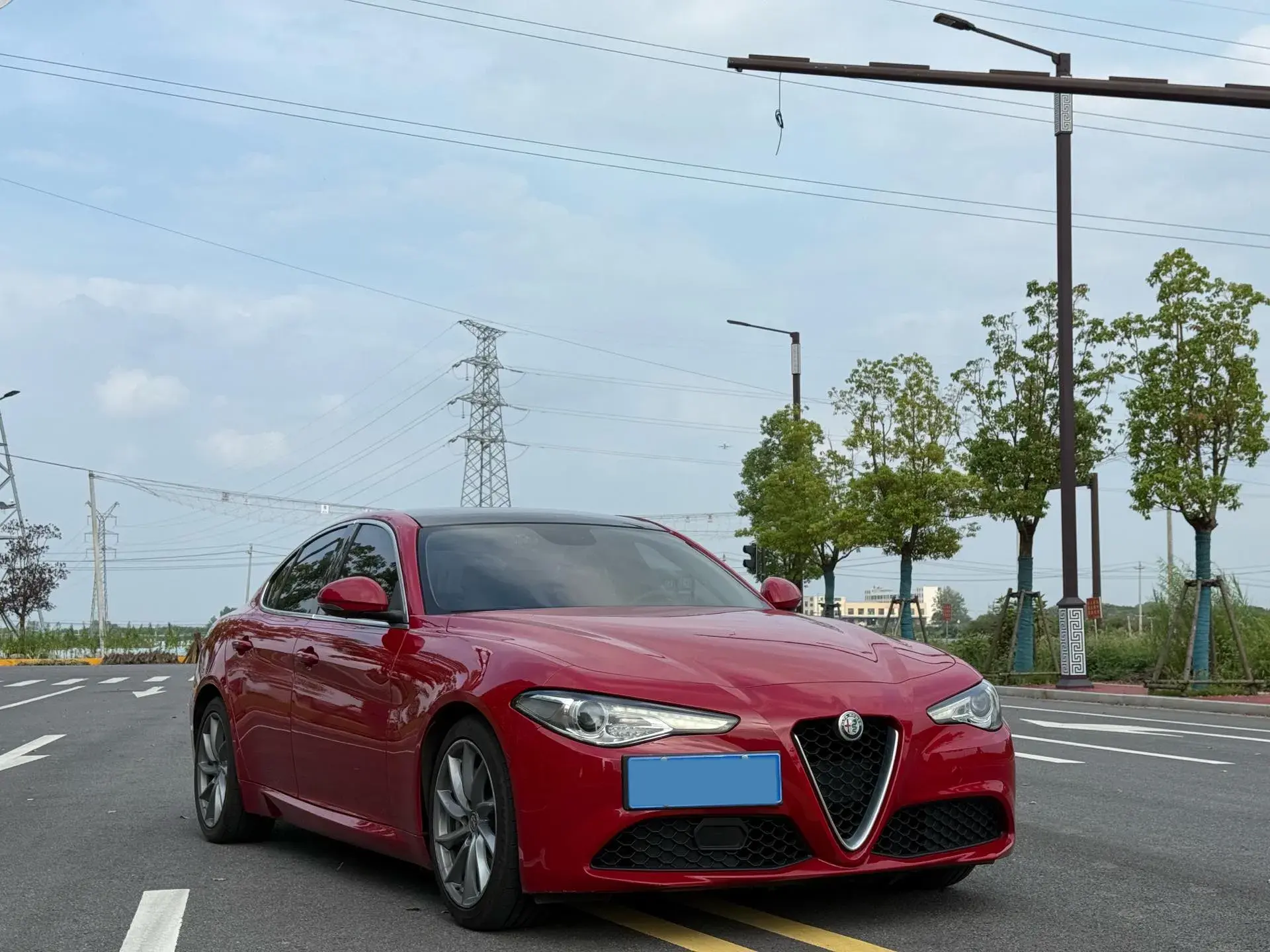 2017 ALFA ROMEO thumbnail 3