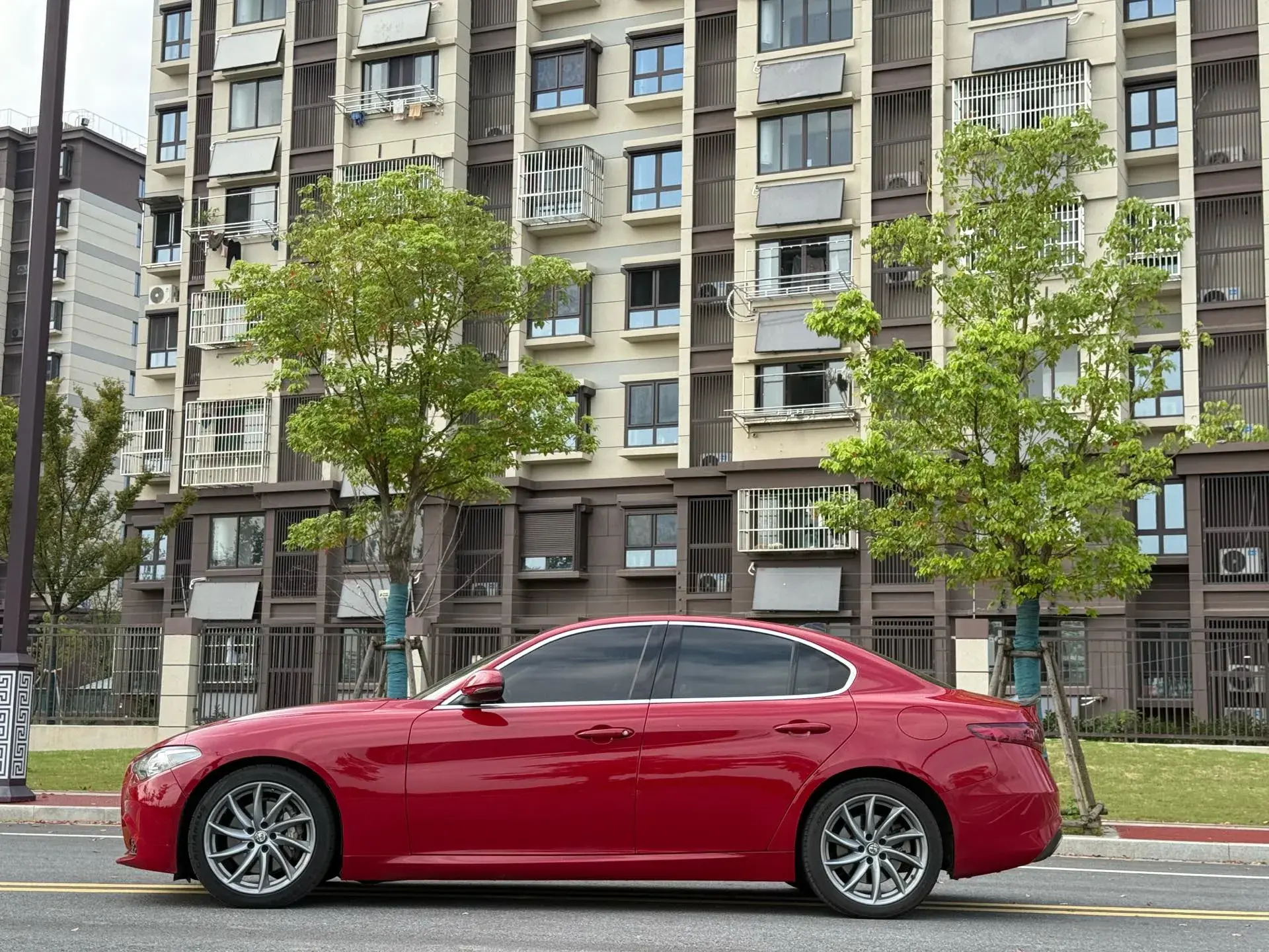 2017 ALFA ROMEO thumbnail 4