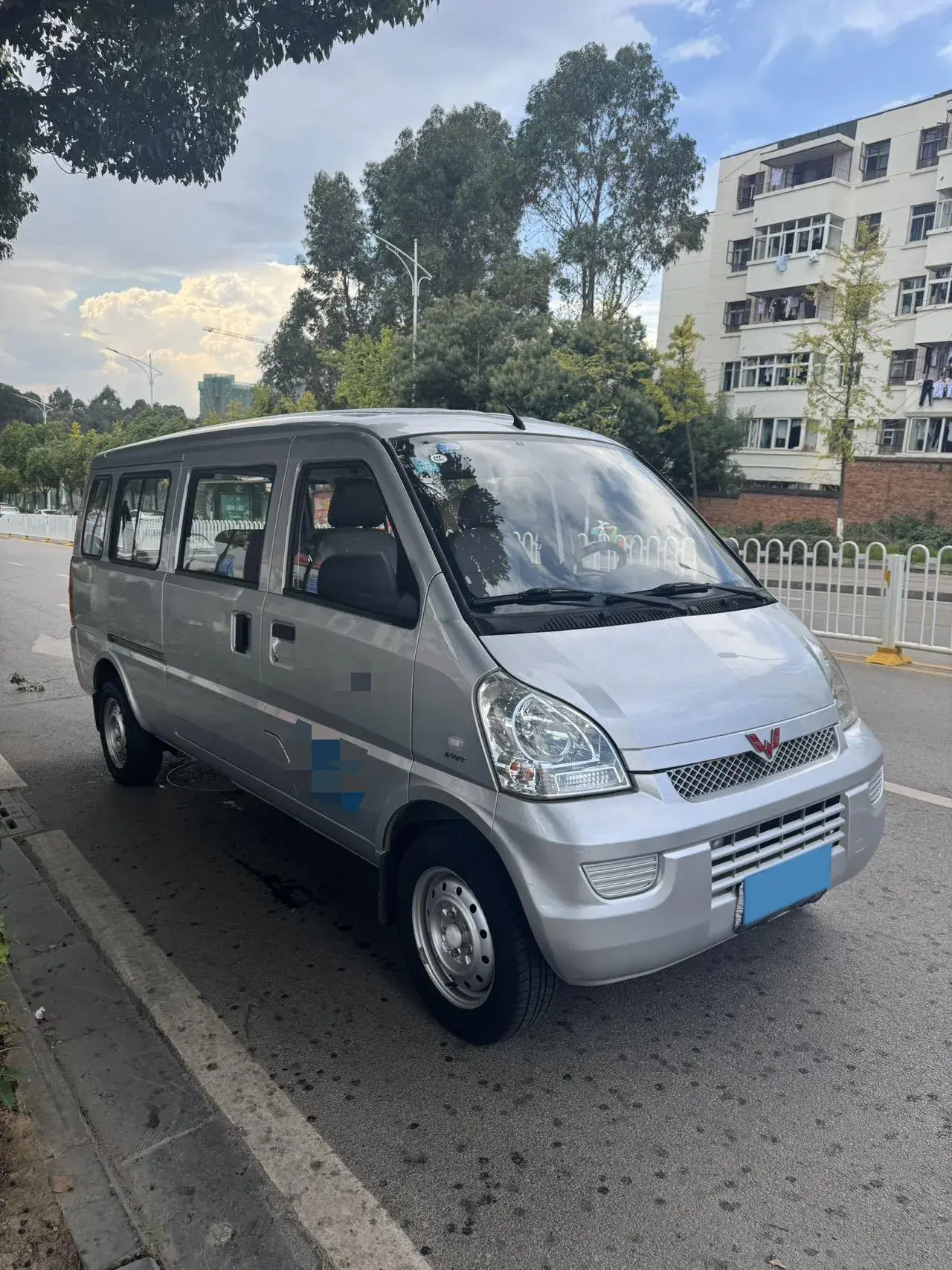 2017 WULING RONGGUANG thumbnail 4