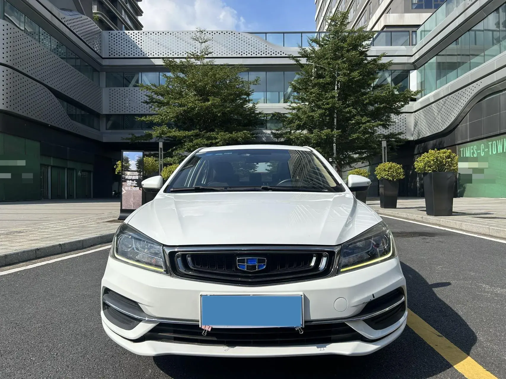 2018 GEELY EMGRAND thumbnail 2
