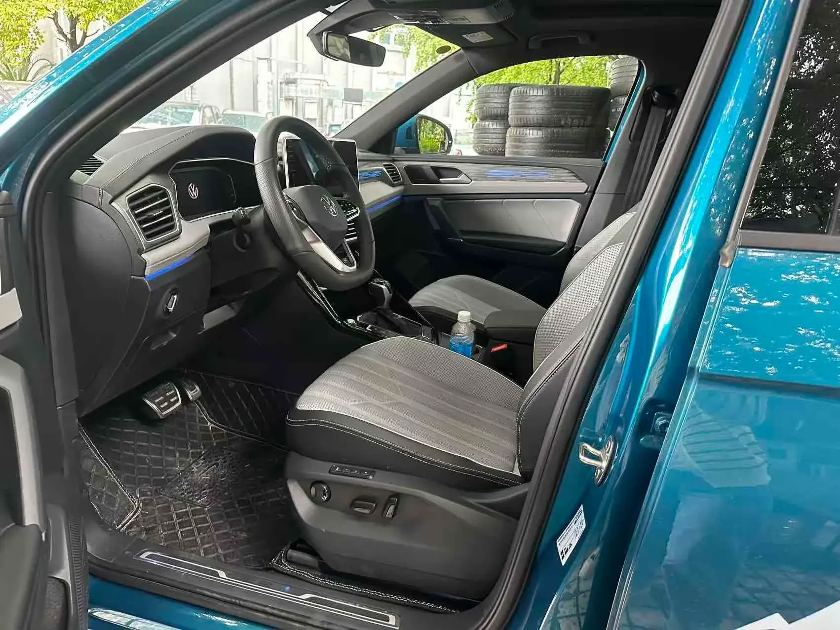 2023 VOLKSWAGEN TAYRON thumbnail 3