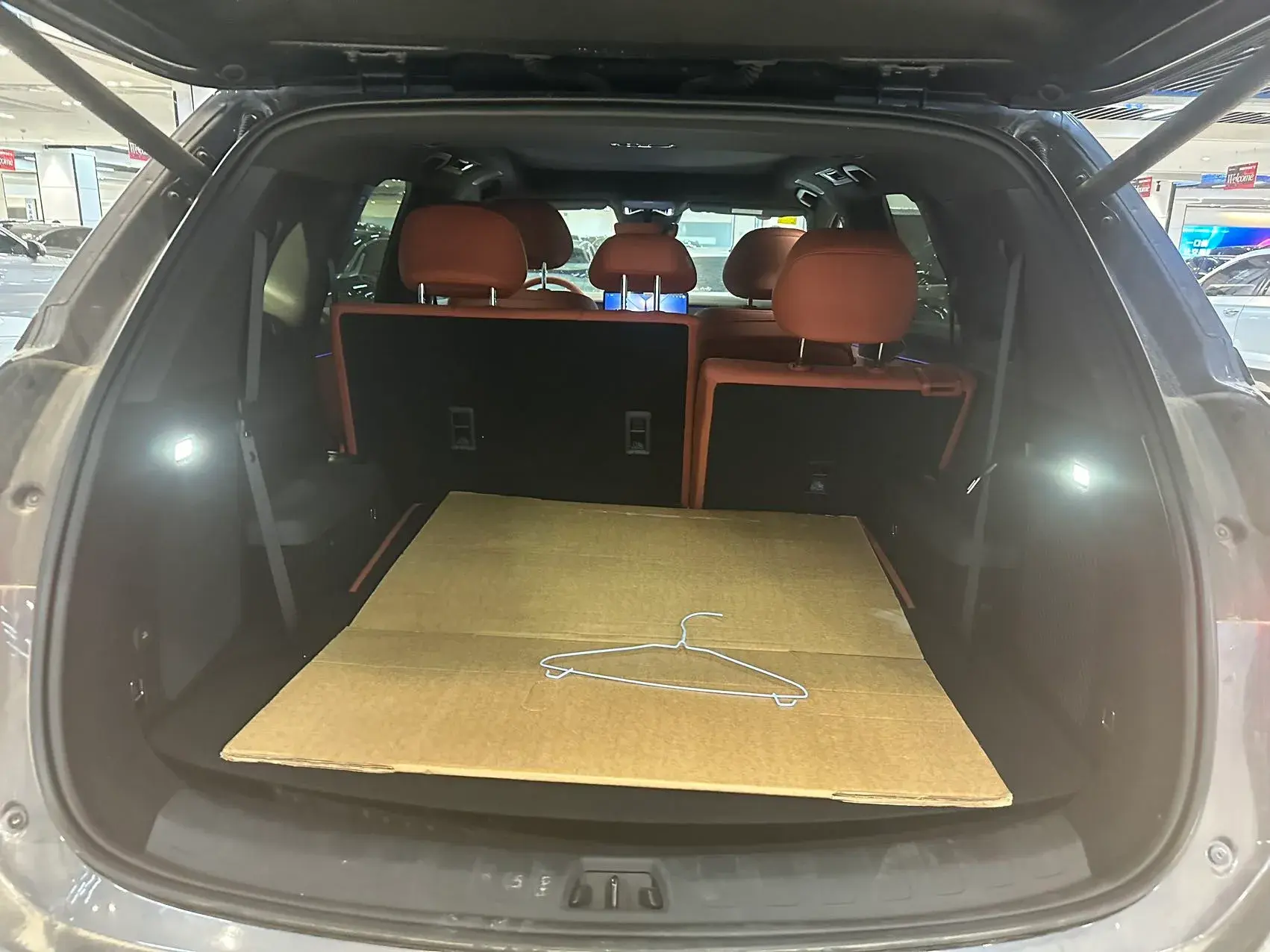 2025 BYD TANGL thumbnail 4