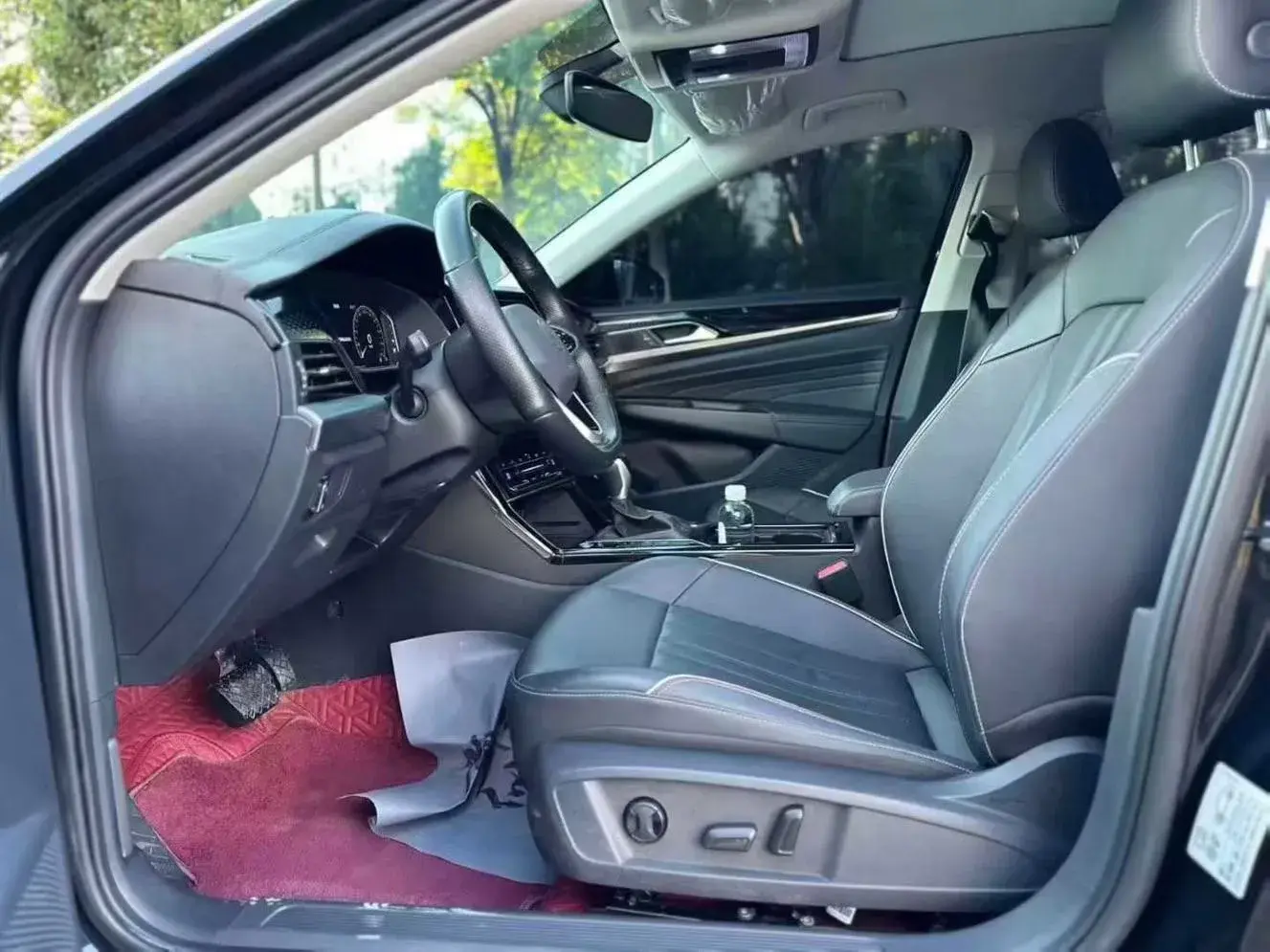 2022 VOLKSWAGEN PASSAT thumbnail 4