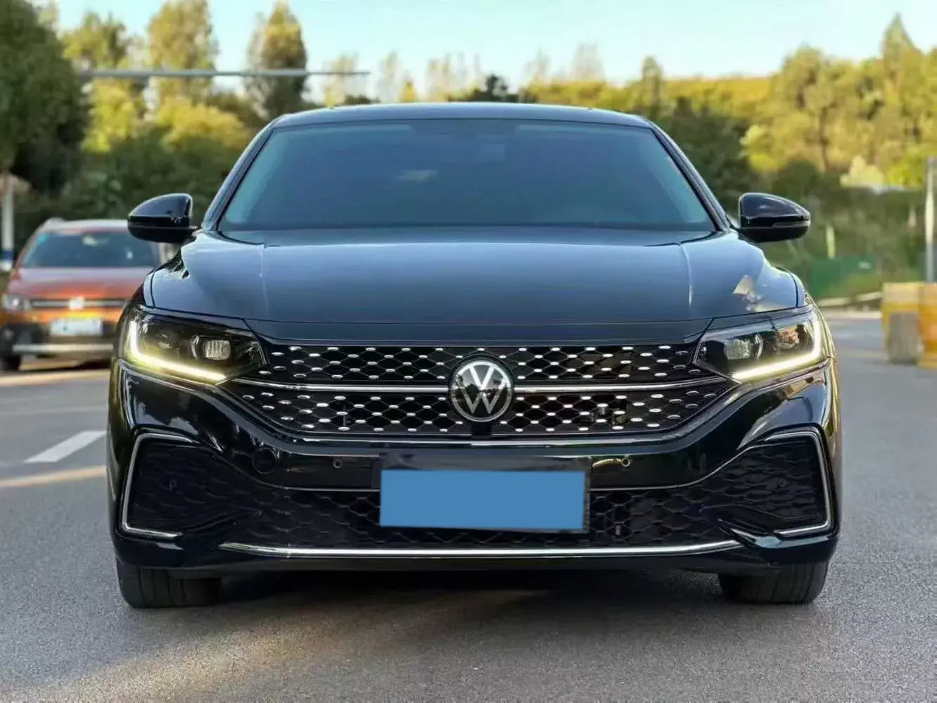 2022 VOLKSWAGEN PASSAT thumbnail 3