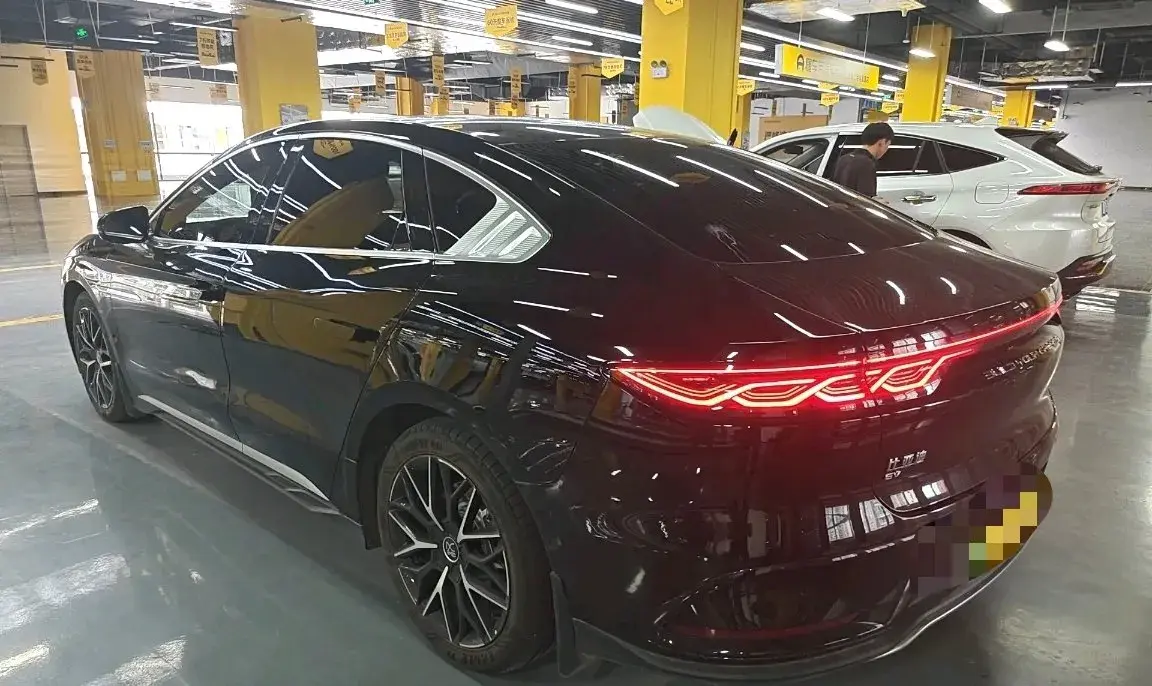 2022 BYD HAN thumbnail 3