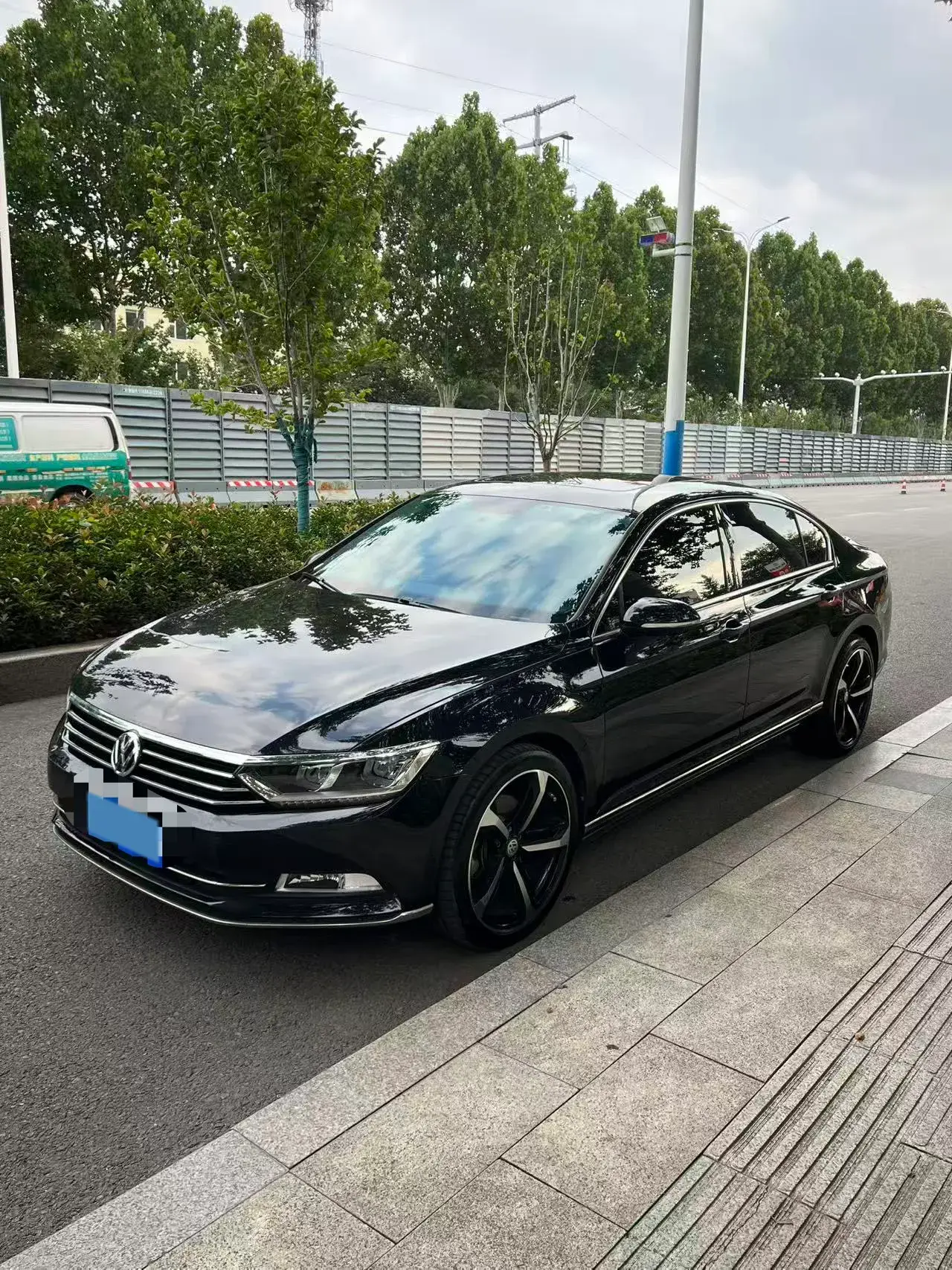 2019 VOLKSWAGEN MAGOTAN view 1