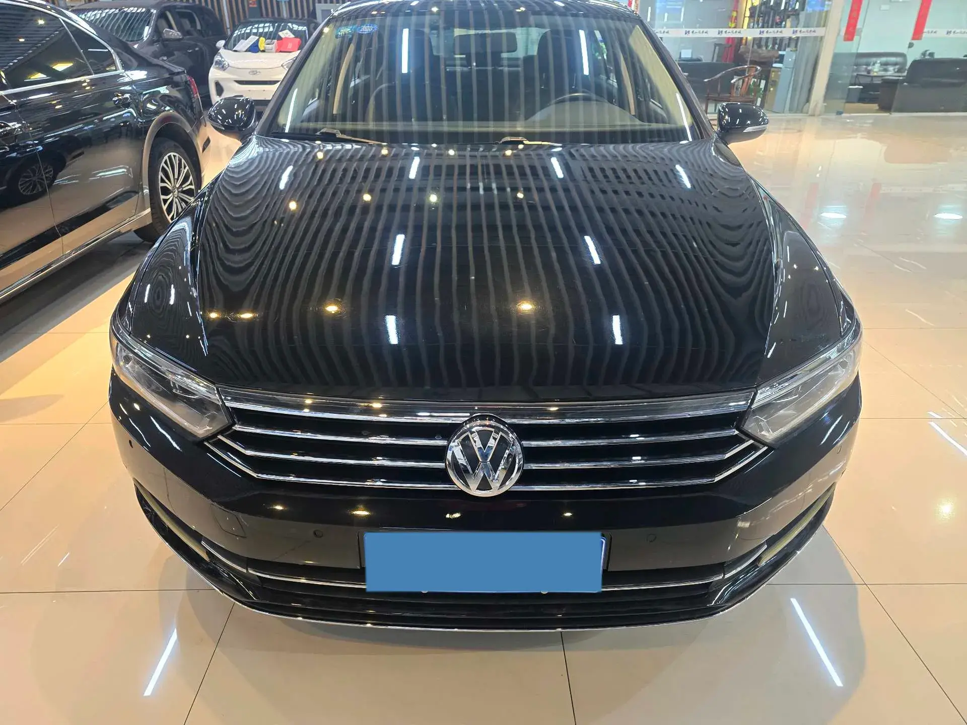 2017 VOLKSWAGEN MAGOTAN thumbnail 2