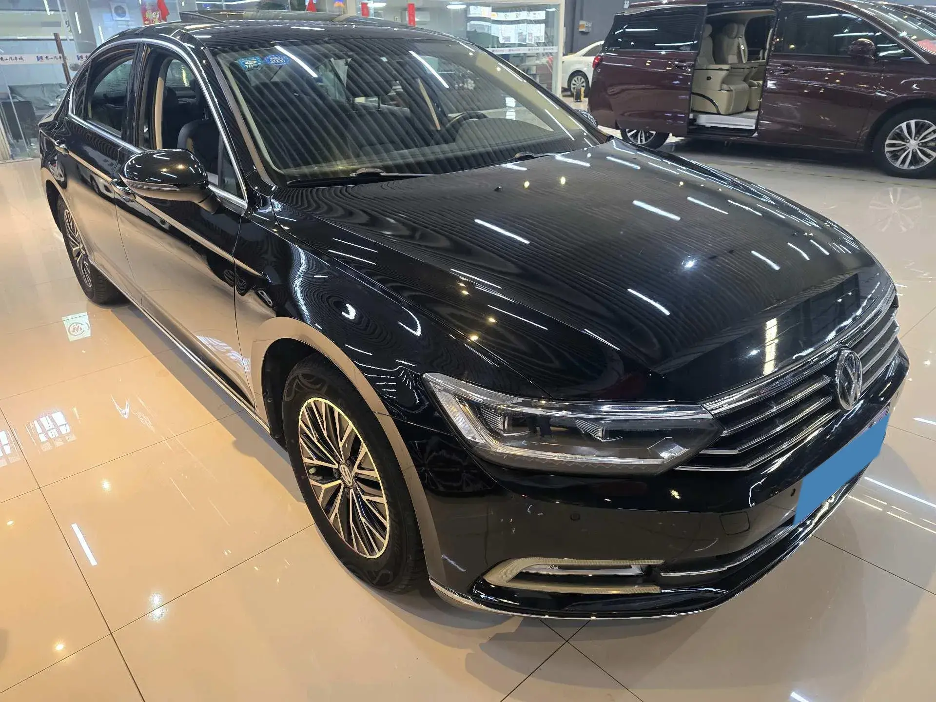 2017 VOLKSWAGEN MAGOTAN thumbnail 3